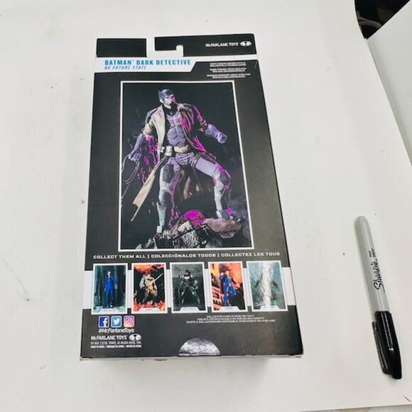 NEW DC Multiverse Batman Dark Detective Future State Action Figure 7" - Picture 4 of 7